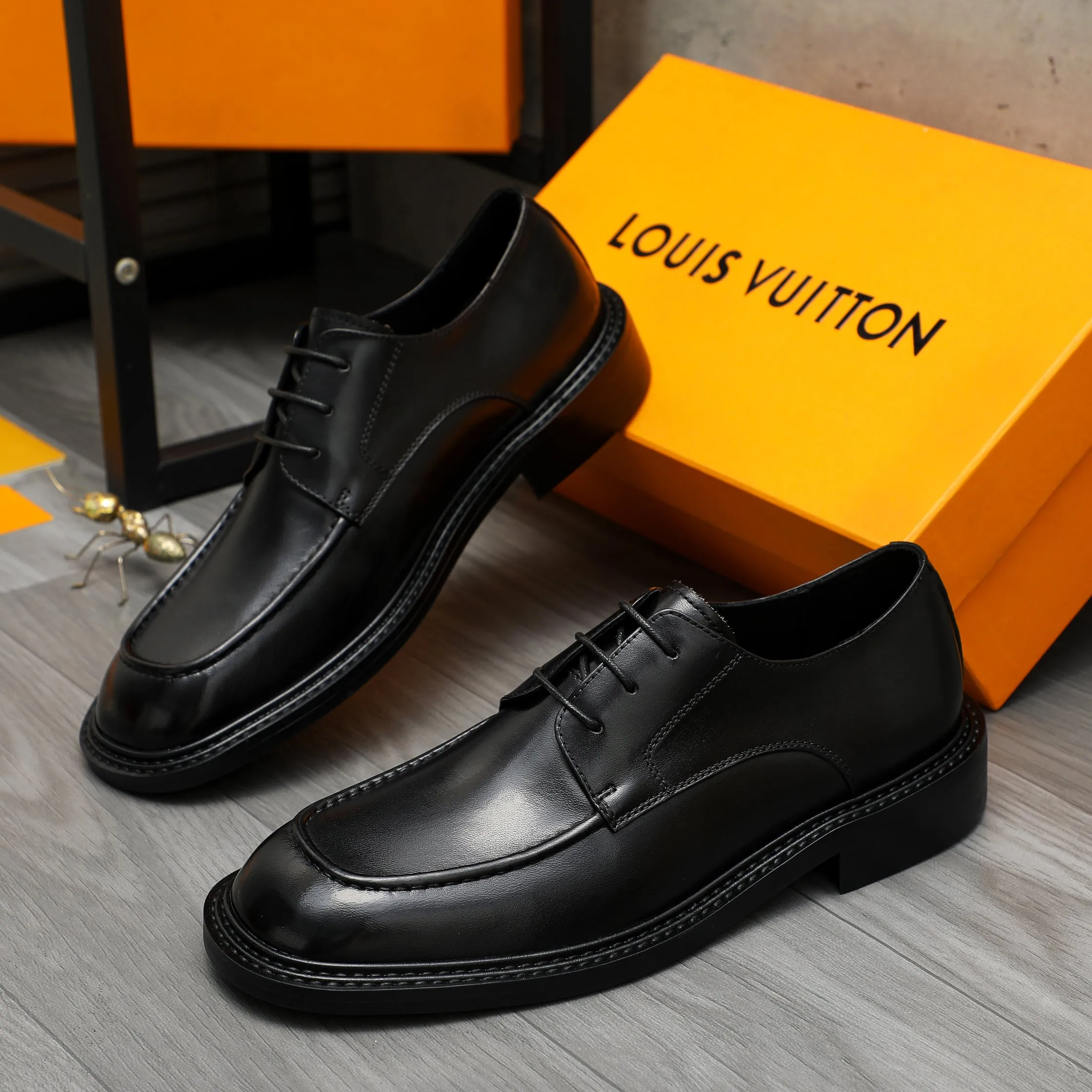 Men's shoes 💰600 Product trademark: LV "Louis Vuitton" business casual lace-up leather shoes Regular size: 37-46 Product materials: Selected high-quality cowhide upper, pigskin lining, rubber outsole
